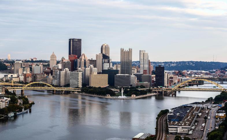 A view of the Pittsburgh skyline, with river, bridges and buildings 